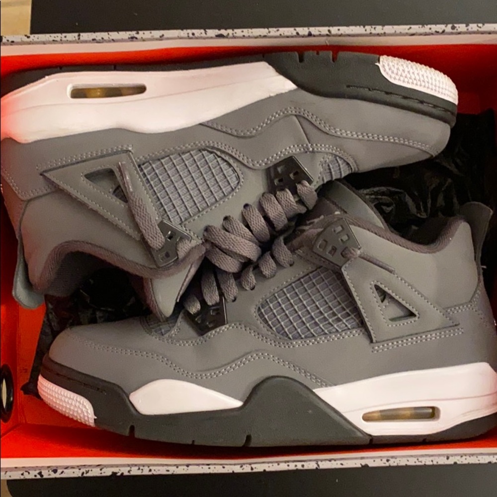 AIR JORDAN 4 RETRO